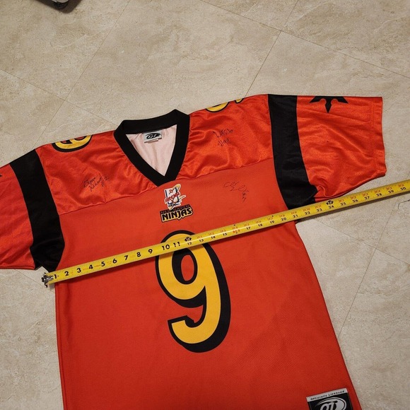 VTG New Haven Ninjas Arena Football TEAM SIGNED AUTOGRAPHED Jersey - Picture 12 of 16